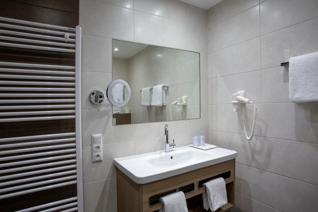ホテル Haus Hubertus Winterspelt エクステリア 写真