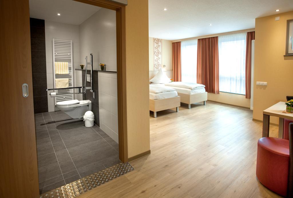 ホテル Haus Hubertus Winterspelt エクステリア 写真